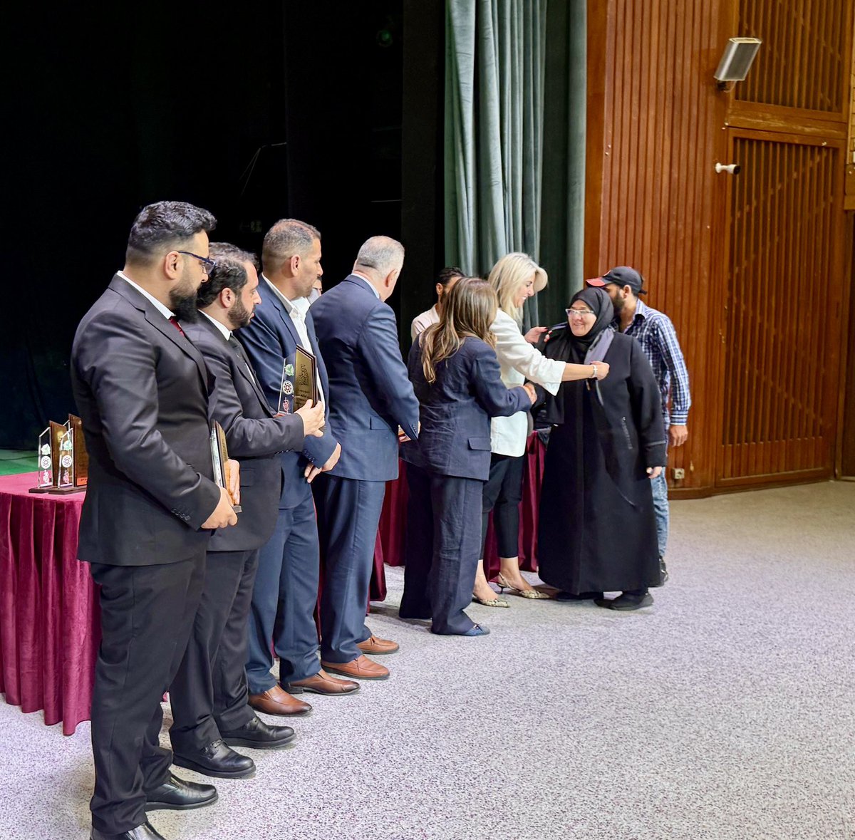 AliaNatafgi's tweet image. خلال زيارتنا الأخيرة إلى سوريا، كان لمنظمة التحالف السوري الأميركي من أجل السلام والازدهار🇸🇾🇺🇸 (SAAPP) شرف دعم ورعاية فعالية تكريمية مؤثرة في مدينة حمص، خُصصت للمعتقلين السابقين وعائلاتهم.
جمع الحدث ناجين، وأحباءهم، وعددًا من نشطاء المجتمع المدني، في لحظة وفاء لأولئك الذين…