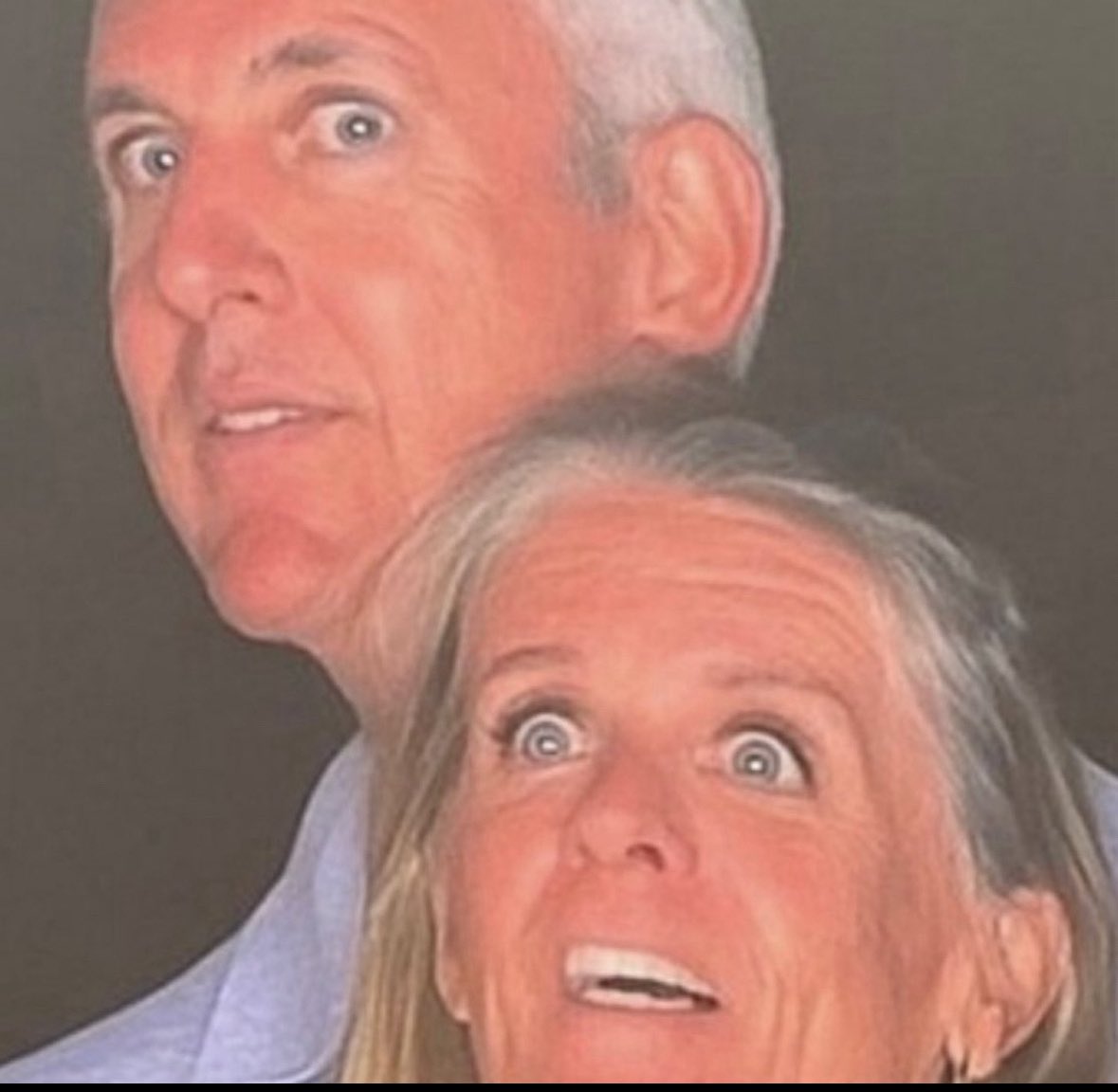 FUifUvoteDem's tweet image. Difficult to believe that 2 people in high company positions would openly flaunt their relationship in public.
Adding public shame to their families and forever becoming a meme for infidelity and creating a PR and HR nightmare for their company.
This guy is too retarded to be a…