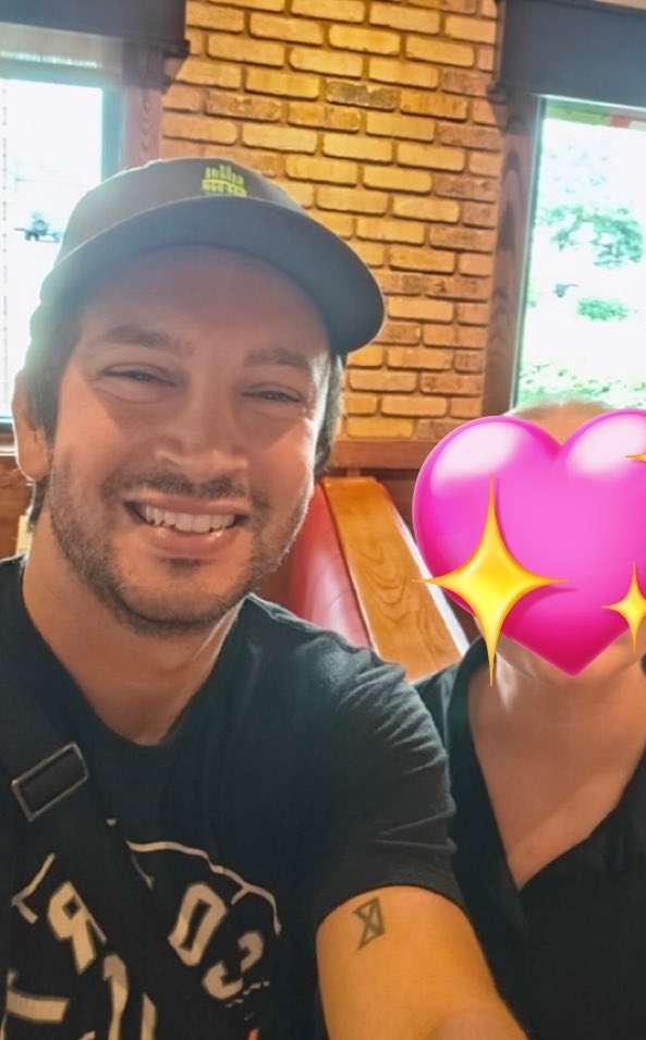 paladinstrait's tweet image. I LOVE HIS SMILE SO MUCH MY CHEST HURTS