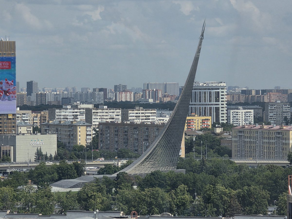 AKantemirov's tweet image. "to infinity and beyond" Soviet style!!! :)
Had an amazing day today at the exhibition place! Just wish I could take that jetcar for a ride!!