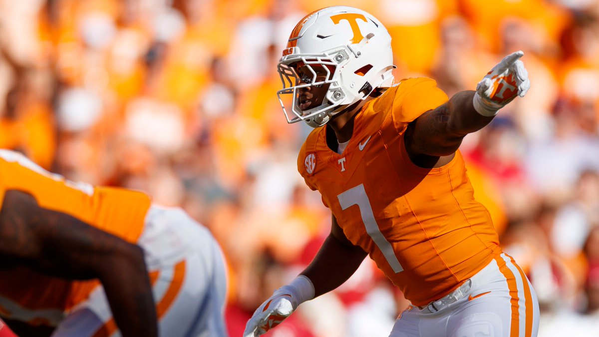 ryleerobinsontv's tweet image. Three #Vols have been named to the Preseason All-SEC teams voted on by the media.
1st Team- DB Jermod McCoy
3rd Team- LB Arion Carter & DB Boo Carter
Tennessee was picked to finish 9th in the season according to the polls.