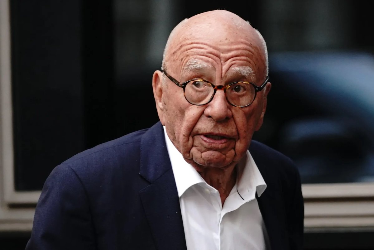 🚨 BREAKING: President Trump has officially filed a MASSIVE libel lawsuit against Wall Street Journal, News Corp, Dow Jones, and Rupert Murdoch

This comes after their bullsh*t hit piece attempting to link Trump to Epstein

Trump may soon OWN WSJ 🤣🔥
