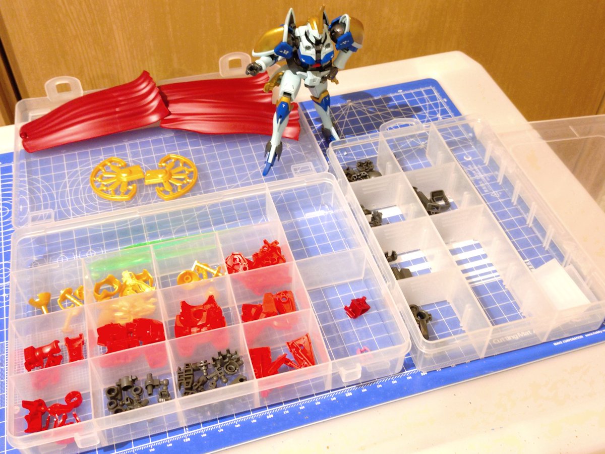 MS06FZ0080BZ's tweet image. おはようございます✨️
HGレオス
パーツ切り分けして塗装へ
金曜日華金に金を塗り金金に
三連休の始まりはゴージャスカラーリングでスタートです