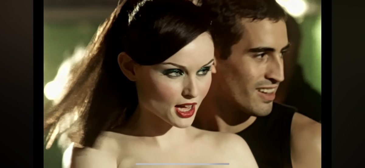 BriannaWu's tweet image. Okay, I know I can pull this look off. 100 percent going as “Murder on the Dance Floor” Sophie Ellis Bextor to her concert in November.
Time to start stockpiling MAC Pigment in Emerald Green. Can someone remind me what dumb highlighter strategy we were using in 2000s?