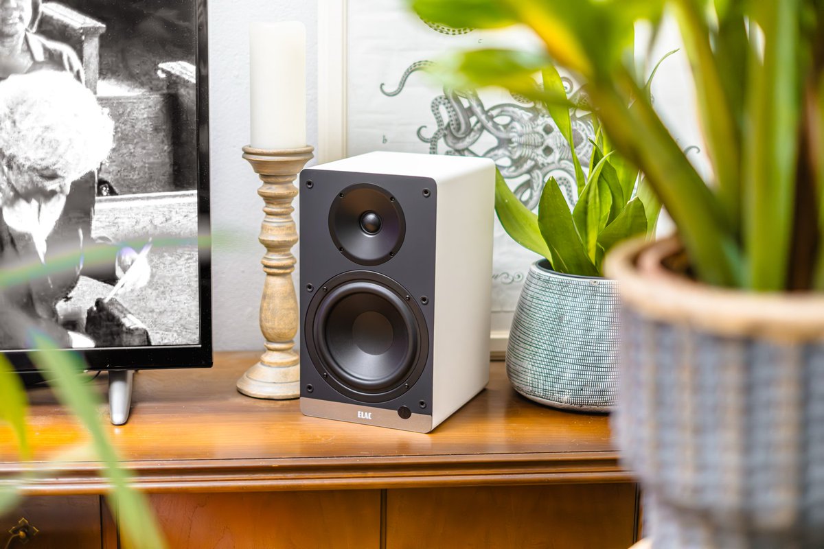 The ConneX DCB61 has arrived and is available to order! 

Featuring enhanced App Control, powerful 6.5" Woofers, versatile inputs, and Dolby Digital to deliver cinema-quality sound... the DCB61 combines exceptional sound with simplicity and flexibility.

hubs.ly/Q03xWm670