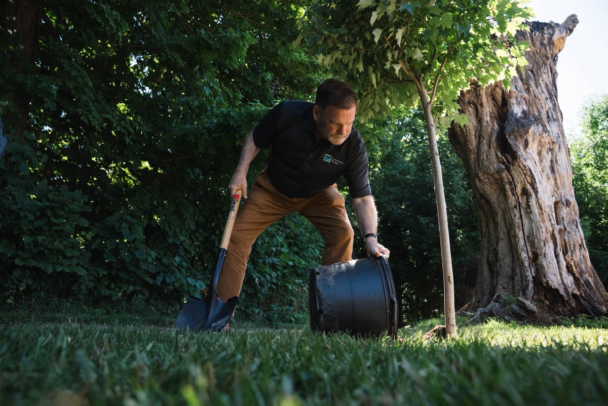ToddJMcCarthy's tweet image. Together with MPP @stcrawford2, we planted a red maple tree to mark Bronte Creek Provincial Park’s 50th anniversary.
Established in 1975, Bronte Creek has a rich history of connecting people with nature. In 2002, the park expanded to include a campground, now offering 144…