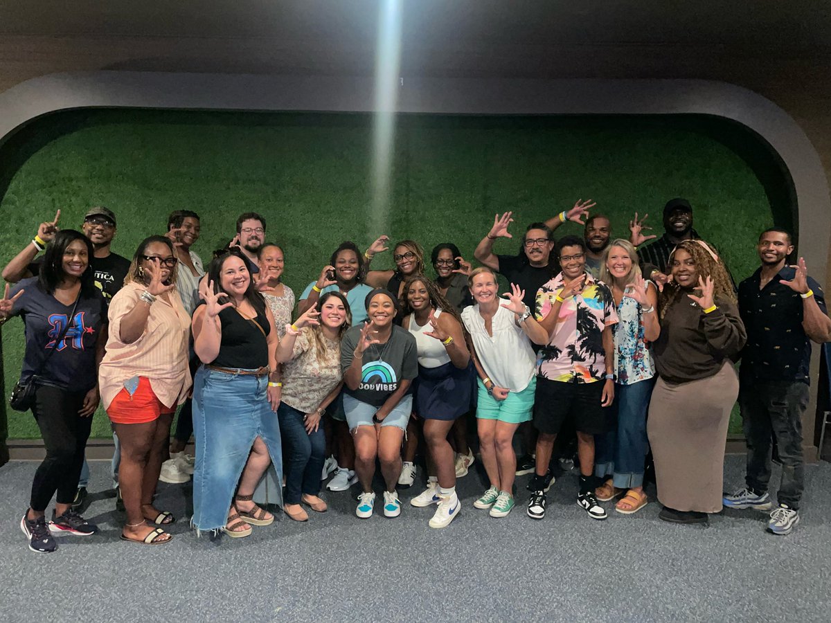 coxrob75's tweet image. 1st year with all 4 classes! We are pumped and ready!! Love my Charger Family!! @ACHS_Chargers #Chargers #ChargersWin #Family
