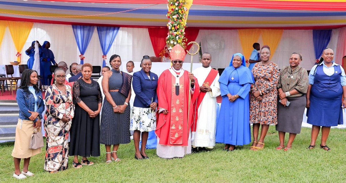 IreneMugisha's tweet image. Honoured to join Rubaga Girls’ Secondary School, my alma mater, in celebrating 58 years of excellence. As Vice President of the Alumni Association, it was a blessing to be part of this milestone graced by the Most Rev. Paul Ssemogerere, Archbishop of Kampala. #RUOGA #Mentoship