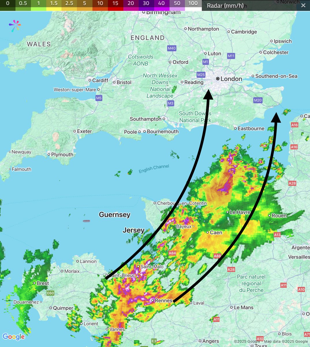 DaveThroup's tweet image. Lively conditions developing over northern France.
Heading into SE England overnight.