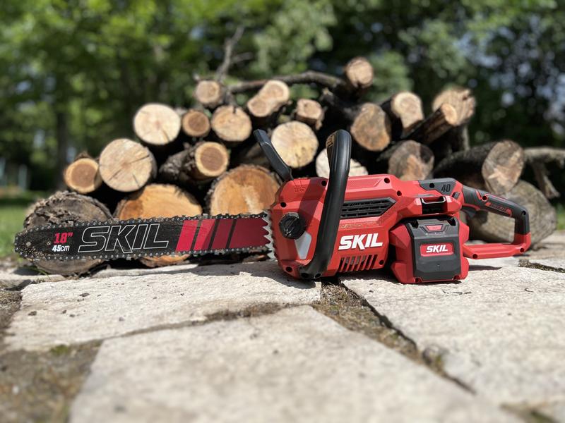 With up to a 32-inch cut capacity, the SKIL 18" Chainsaw powers through the toughest jobs. Image by TSIP