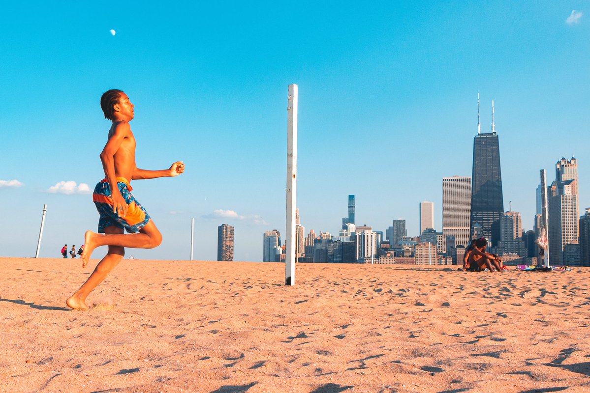 TheJvandy's tweet image. Concrete Beach? Sand Beach? Who Cares, Let’s Swim.
Chicago, Illinois