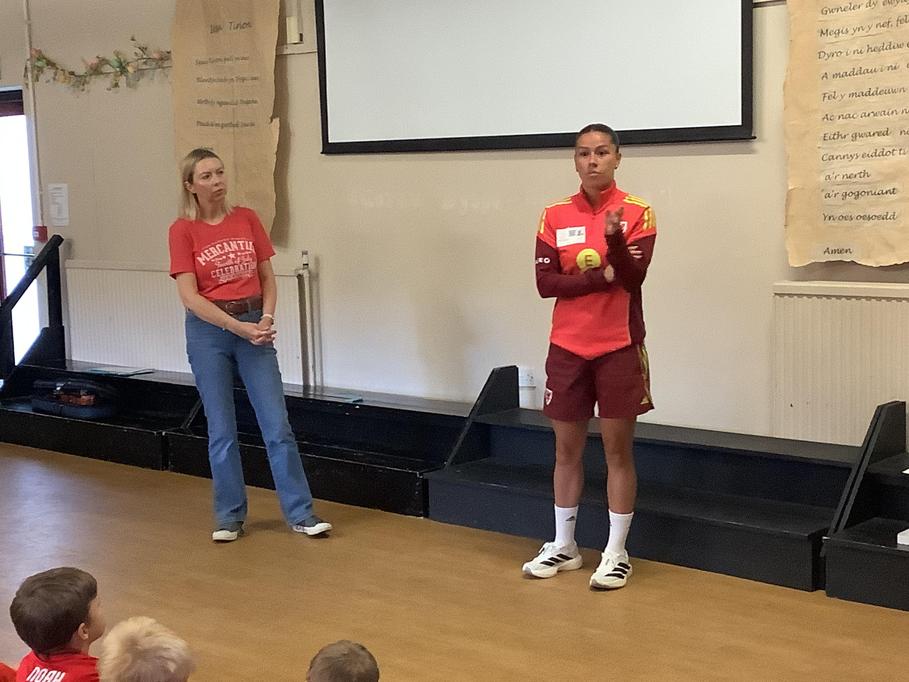 Ysgol Saron (@ysgolsaron) on Twitter photo Diolch Ffion Morgan am ddod i weld ni yn Ysgol Saron heddiw! <a href="/ffion_morgan1/">Ffion Morgan</a>
Thank you Ffion Morgan for visiting us at Ysgol Saron today!β½οΈπ΄σ §σ ’σ ·σ ¬σ ³σ Ώβ½οΈπ΄σ §σ ’σ ·σ ¬σ ³σ Ώβ½οΈ Diolch Ffion Morgan am ddod i weld ni yn Ysgol Saron heddiw! <a href="/ffion_morgan1/">Ffion Morgan</a>
Thank you Ffion Morgan for visiting us at Ysgol Saron today!β½οΈπ΄σ §σ ’σ ·σ ¬σ ³σ Ώβ½οΈπ΄σ §σ ’σ ·σ ¬σ ³σ Ώβ½οΈ