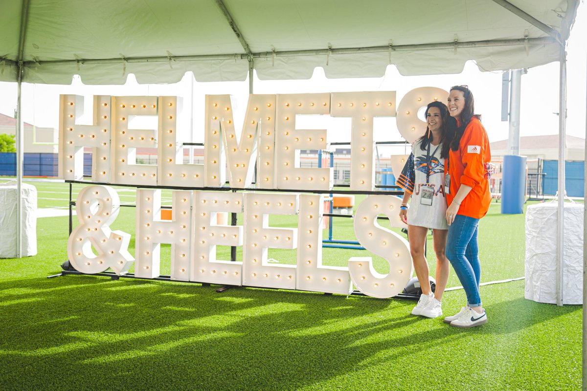 UTSAFTBL's tweet image. The countdown is on! β°
There is just one week until Helmets & Heels! Donβt miss out on the fun!
#210TriangleOfToughness
#LetsGo210 | #BirdsUpπ€