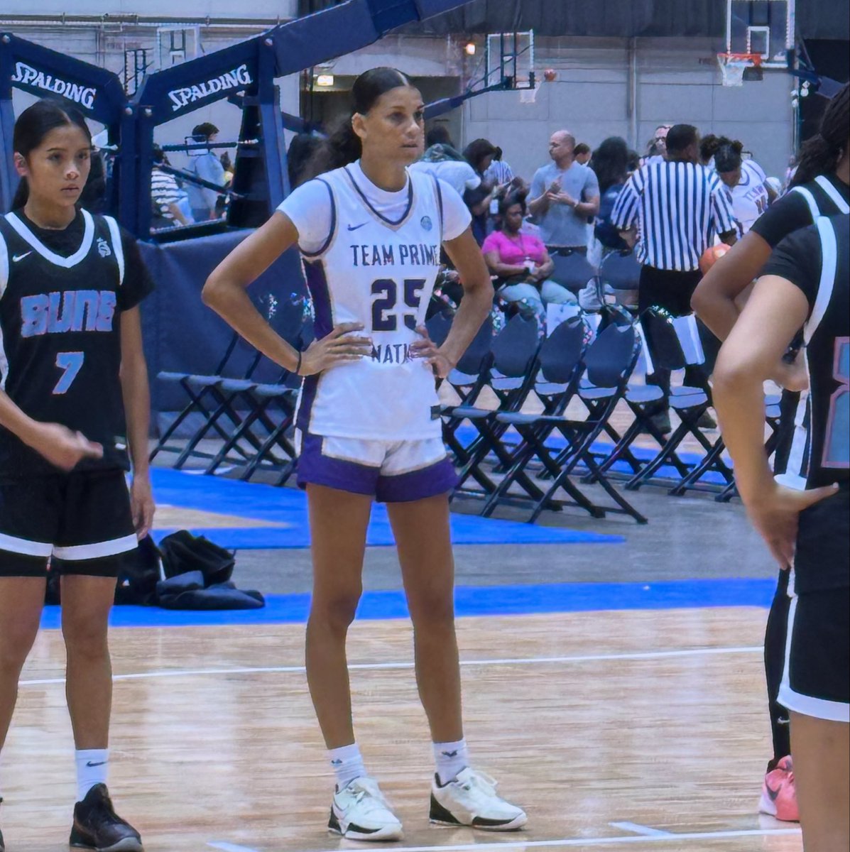 holman2029's tweet image. Won Game 1. Excited to compete tomorrow. We play 9:40 Court 52/1:10 Court 51. @niketoc @WiFlightElite @Coach_Pat2292