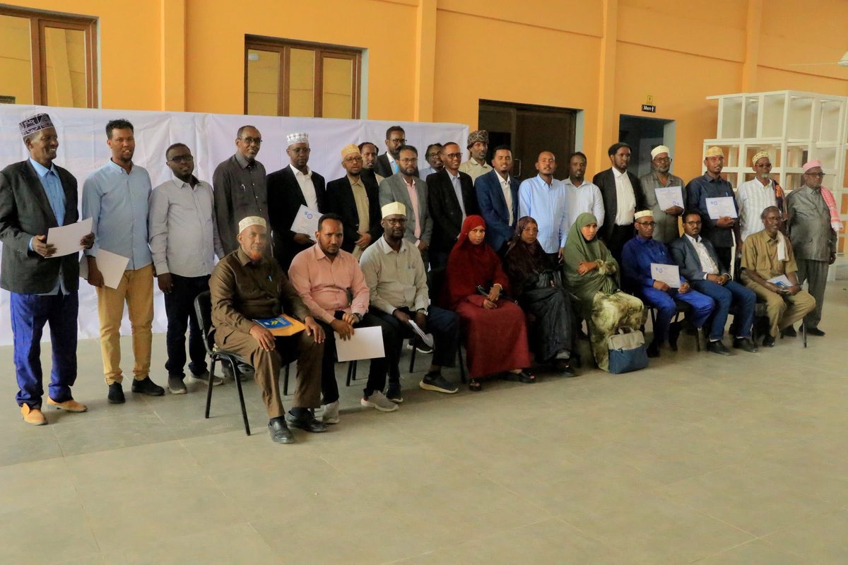 Garoowe,17 july 2025

Guddoomiye K/X M.Sare ee Puntland Mudane Axmed Sh.Cumar Oo ay wehliyaan k/X  X.ilaaliyaha guud ee Puntland  Mudane Cabdiqani Diiriye Cowl &amp;Agaasimaha Guud ee MTG Mudane Axmed Maxamud Xasan ayaa Magaalada Garoowe ku soo xiray  tababbar  socday 3 Maalmood.1/1