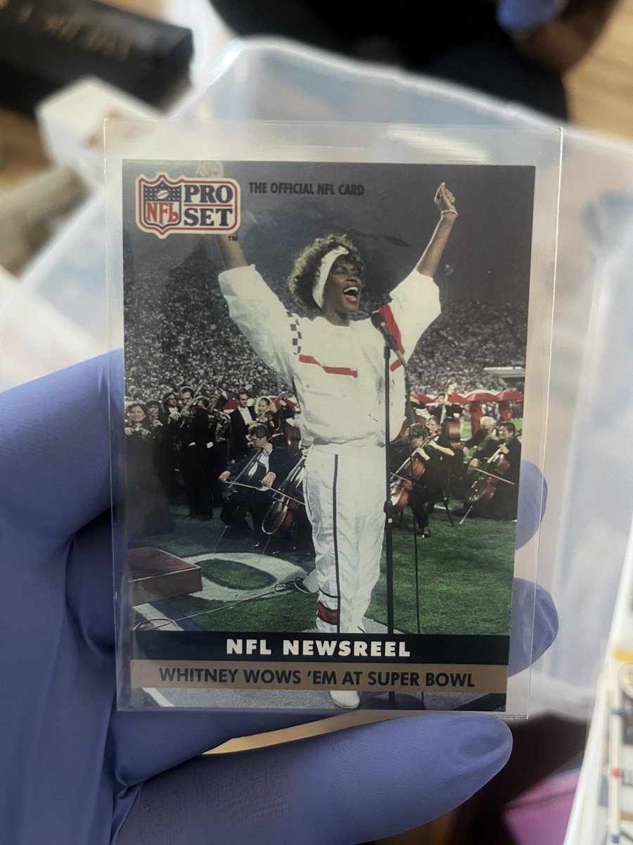 htheman's tweet image. Damnnn the Queen Whitney Houston got a trading card too! Greatest superbowl performance of all time! How many of these still out there!?