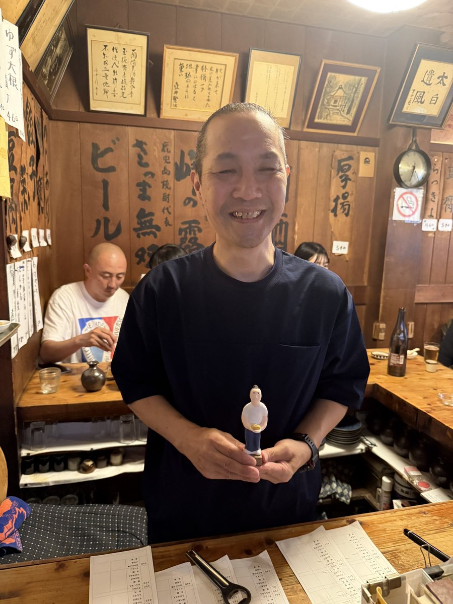 MAXWATANABE's tweet image. おはようございます♫♬昨夜はお坊様と娘と神保町で楽しく酒宴🎶2軒目以降の記憶が切れ切れです💦近所の公園では盆踊りの名残が。金土開催かしら。#ロンさん