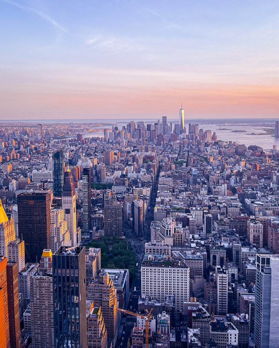 EmpireStateBldg's tweet image. What dreams are made of
Get tickets here: esbo.nyc/socials
馃摲: theycalledmeredfox/IG
