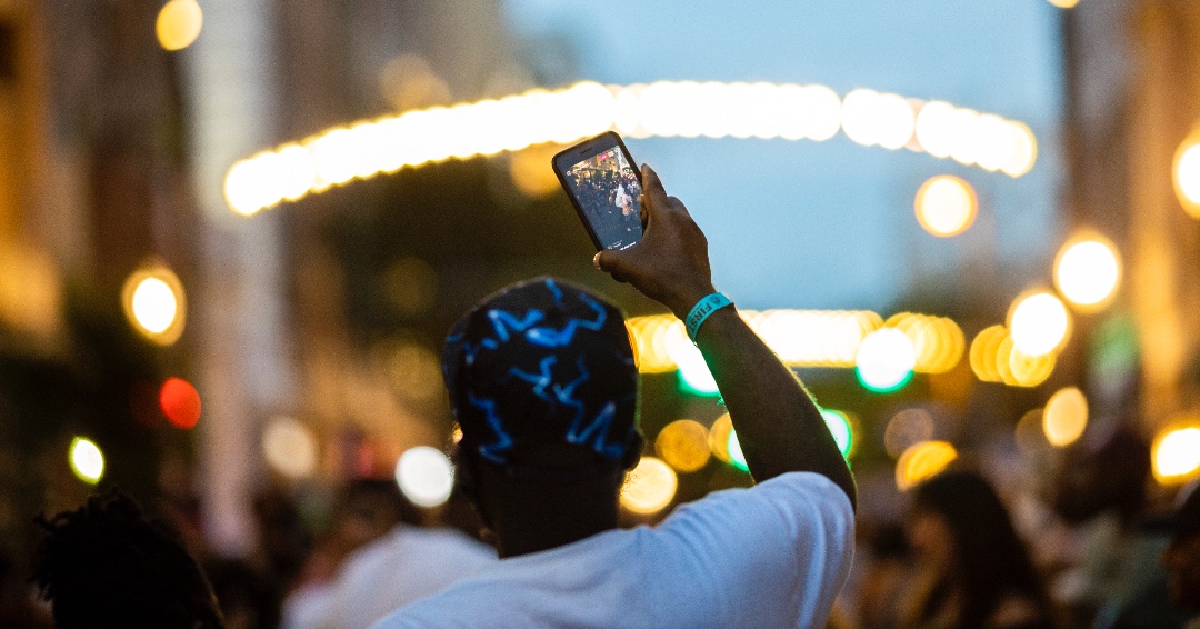 NorfolkDowntown's tweet image. Two weeks until First Fridays returns 🎉
Take a look back at some of our favorite moments.

🎺 @NoBSBrass headlines Aug 1
🌮 Food + drinks + vendors
📍 Granby, Market &amp;amp; College
🕔 5-8:30pm | Free

📅 Sept 5, 2025 • Apr 3 &amp;amp; May 1, 2026
#FirstFridaysNFK #DowntownNorfolk