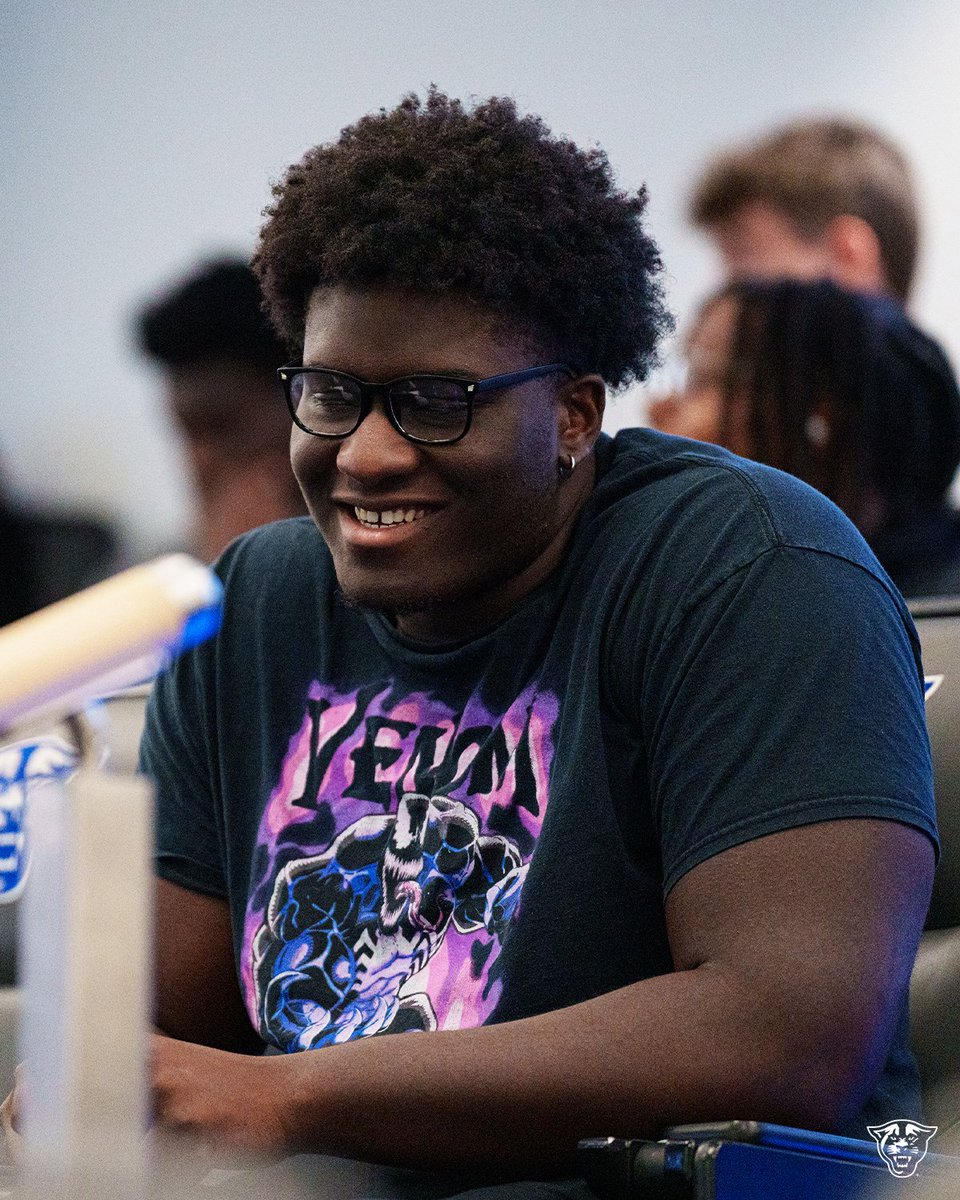GeorgiaStateFB's tweet image. Marketing your personal brand! ⚡️
We appreciate Georgia State Professor Tia Forbes for speaking with our student-athletes about the role personal branding and marketing play in the business world.
#LightItBlue | #NewAtlanta
