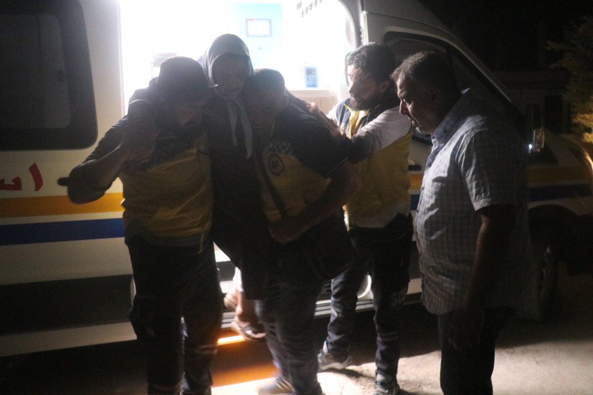 SyriaCivilDefe's tweet image. تواصل فرق الدفاع المدني السوري إجلاء عائلات من محافظة السويداء وتأمين وصول العائلات إلى الجهات التي اختارتها، أو إلى مراكز إيواء وذلك ضمن جهود غرفة عمليات الاستجابة الإنسانية الطارئة التي أنشأتها وزارة الطوارئ وإدارة الكوارث لتوفير الحماية والمأوى للنازحين في ظل الظروف الراهنة.…