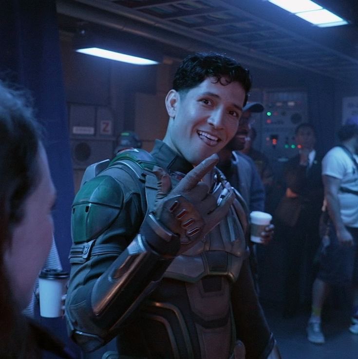 mxstass's tweet image. happy #falconfriday to all who celebrate