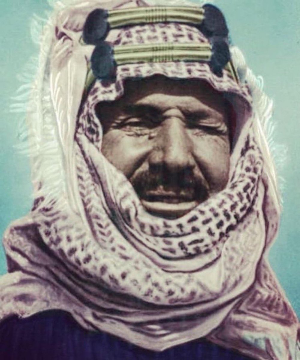 يقول المؤسس الملك عبدالعزيز ال سعود
اخو نوره الله يرحمه:

أنا معزي صفوة عيال وايل
نسل الرجال اللي كثيفٍ فخرها