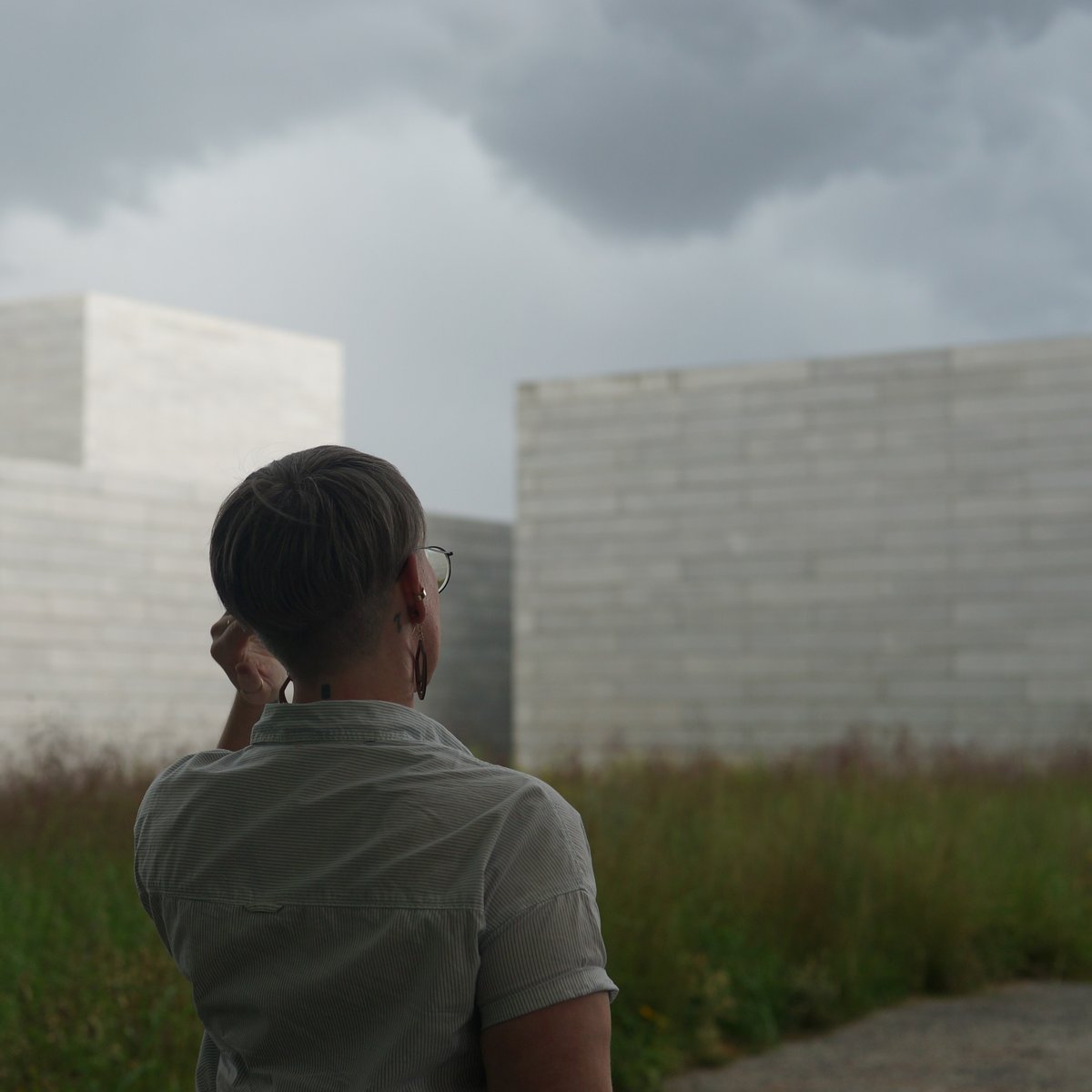 RideOnMCT's tweet image. Have you seen the artwork and landscape architectures at the Glenstone Museum? Ride with us on the Route 301 and visit anytime during normal hours. Remember: there is no public parking at Tobytown. Please park at the Nancy Dacek Community Center or Rockville Metro Station.