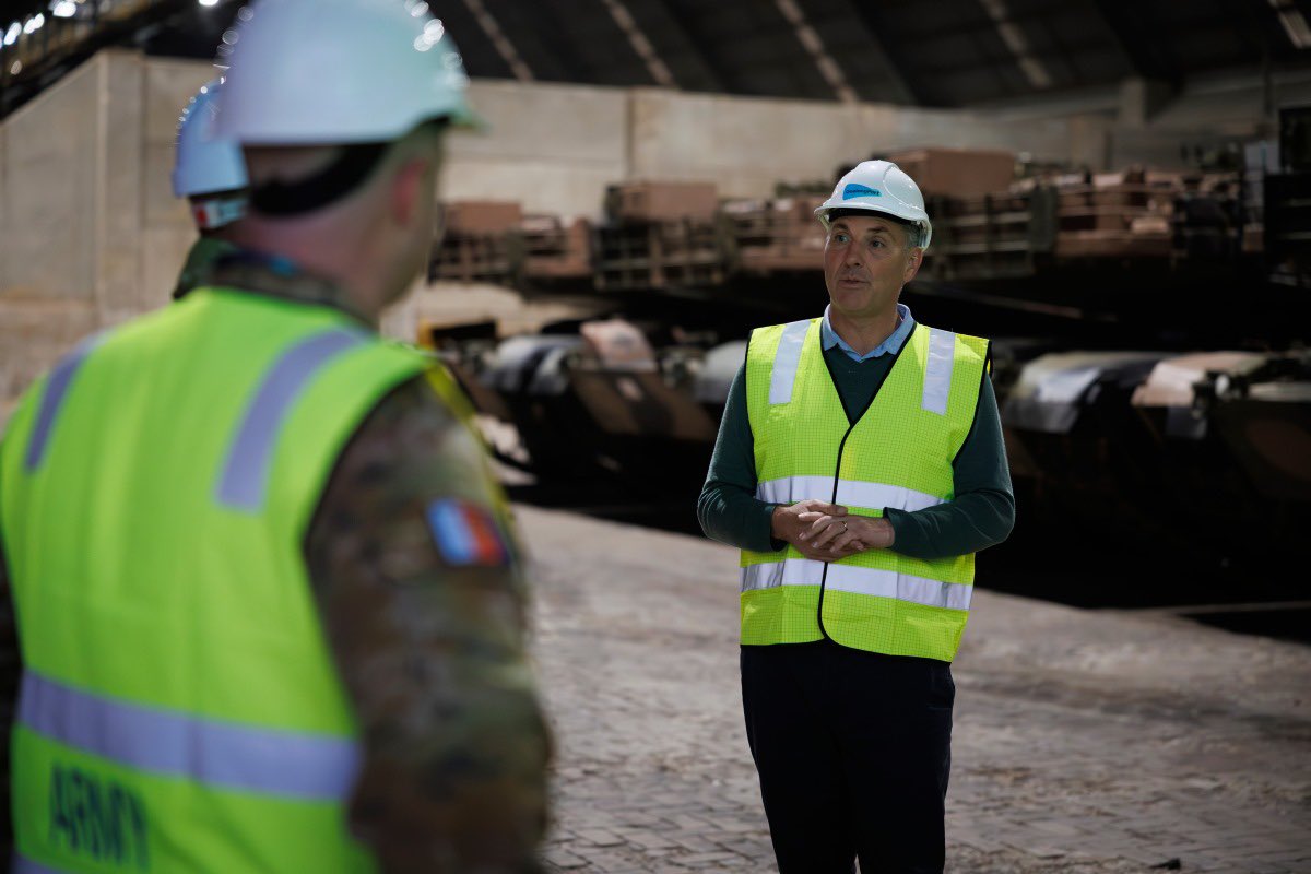 AmbVasyl's tweet image. Breaking News:
The majority of the 49 M1A1 Abrams tanks, generously gifted by Australia, have now arrived in Ukraine. The final delivery is expected in the coming months.
On behalf of the Government of Ukraine and every Ukrainian heart, I express our deepest and most sincere…