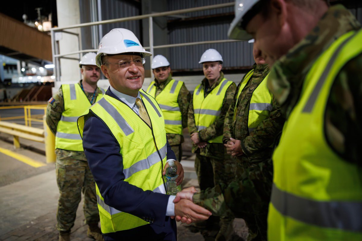 AmbVasyl's tweet image. Breaking News:
The majority of the 49 M1A1 Abrams tanks, generously gifted by Australia, have now arrived in Ukraine. The final delivery is expected in the coming months.
On behalf of the Government of Ukraine and every Ukrainian heart, I express our deepest and most sincere…