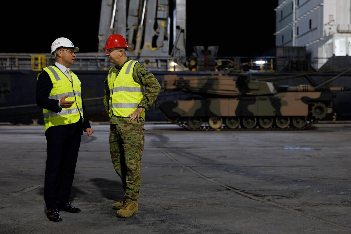 AmbVasyl's tweet image. Breaking News:
The majority of the 49 M1A1 Abrams tanks, generously gifted by Australia, have now arrived in Ukraine. The final delivery is expected in the coming months.
On behalf of the Government of Ukraine and every Ukrainian heart, I express our deepest and most sincere…