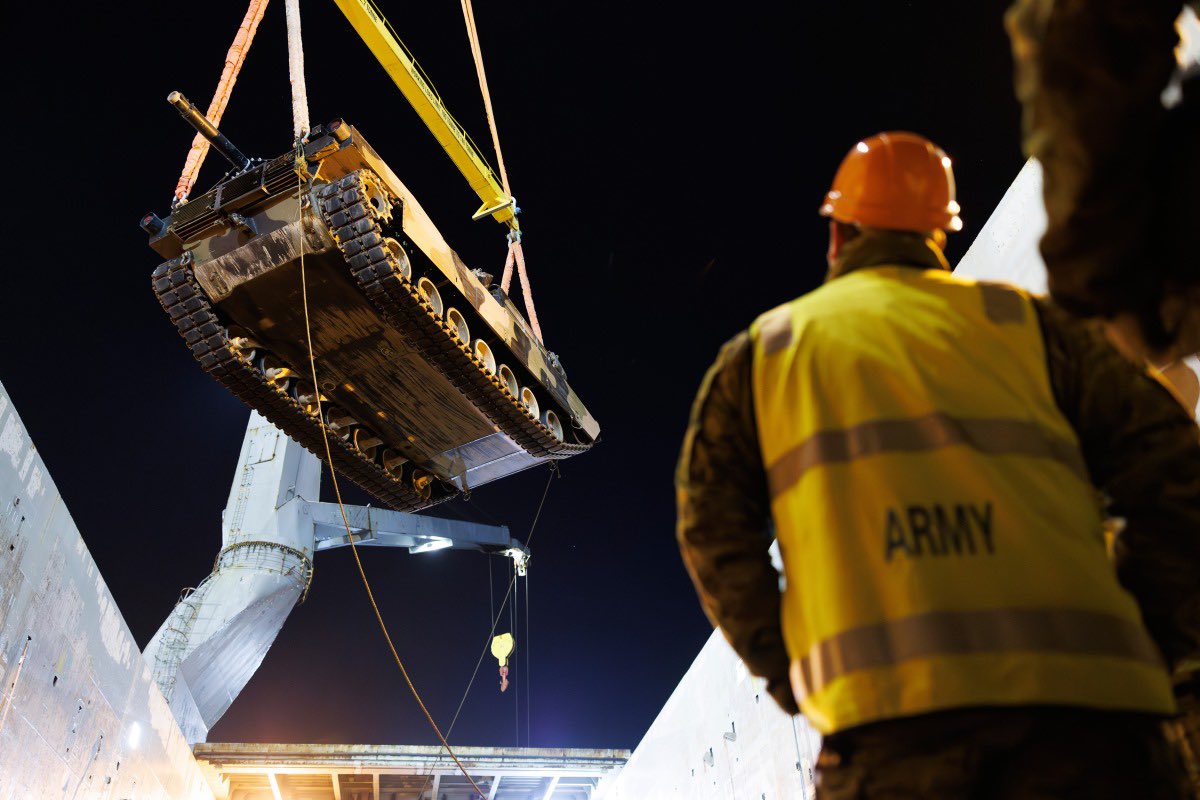 AmbVasyl's tweet image. Breaking News:
The majority of the 49 M1A1 Abrams tanks, generously gifted by Australia, have now arrived in Ukraine. The final delivery is expected in the coming months.
On behalf of the Government of Ukraine and every Ukrainian heart, I express our deepest and most sincere…
