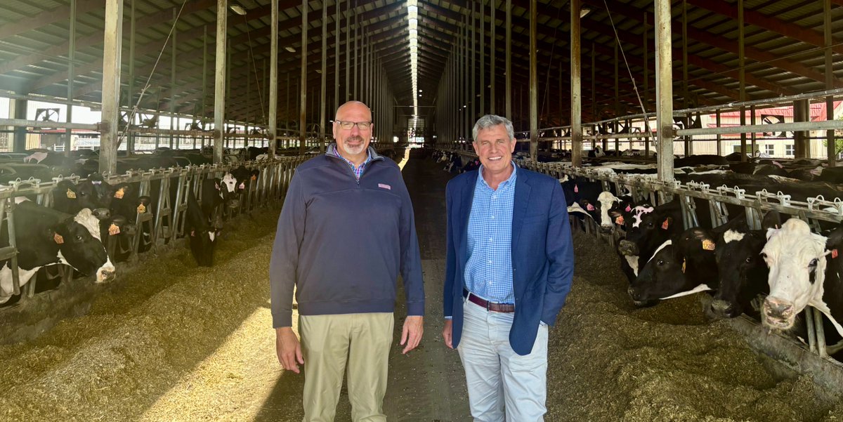 billberrienwi's tweet image. A great day in Kaukauna with the folks over at Milk Source. We are America’s Dairy Land for a reason and I promise, as governor, to stand up for our dairy farmers — and their cows🐄