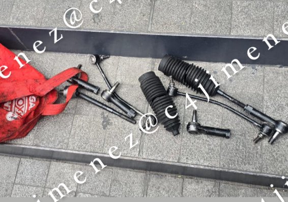 MENDIGO PERUANO!
ENGAÑÓ a UN VIEJITO AUTOMOVILISTA, lo AMENAZÓ y ROBÓ
Jhon Avilés
Se acercó en un semáforo y le dijo q sus carro tenía falla en llantas.
Según lo reparó.
Le enseñó estos fierros y le exigió $97mil en <a href="/IztacalcoAl/">Alcaldía Iztacalco</a>
Agentes de <a href="/SSC_CDMX/">SSC CDMX</a> Sector Tlacotal lo detuvieron.