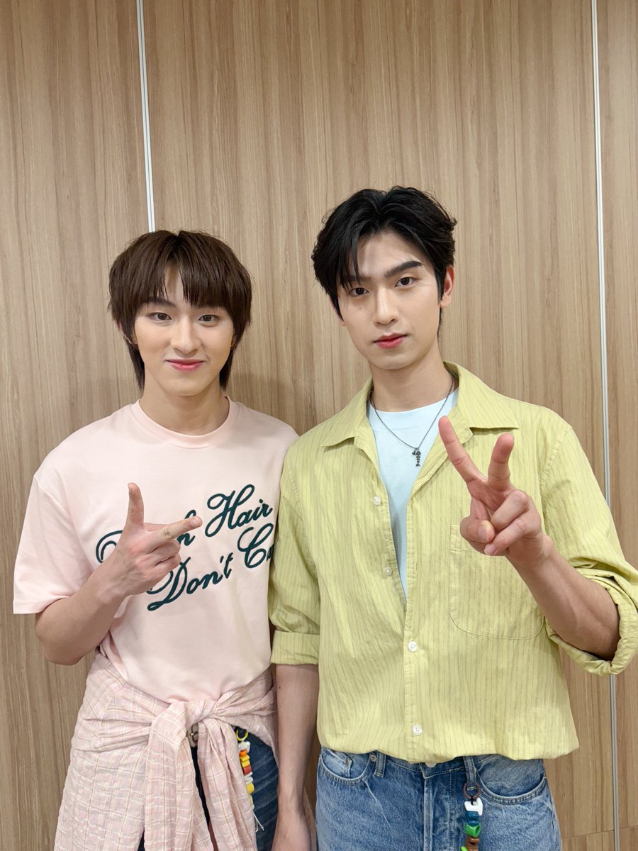 “โทมัส” <a href="/tthomastc/">thomas</a> และ “ก้อง” <a href="/kongjiro_/">Kong.Jiro</a> พร้อมแล้วสำหรับ The Face Shop Once upon a trip with ThomasKong Day 1 ✨️

#TFSonceuponatripxTMK