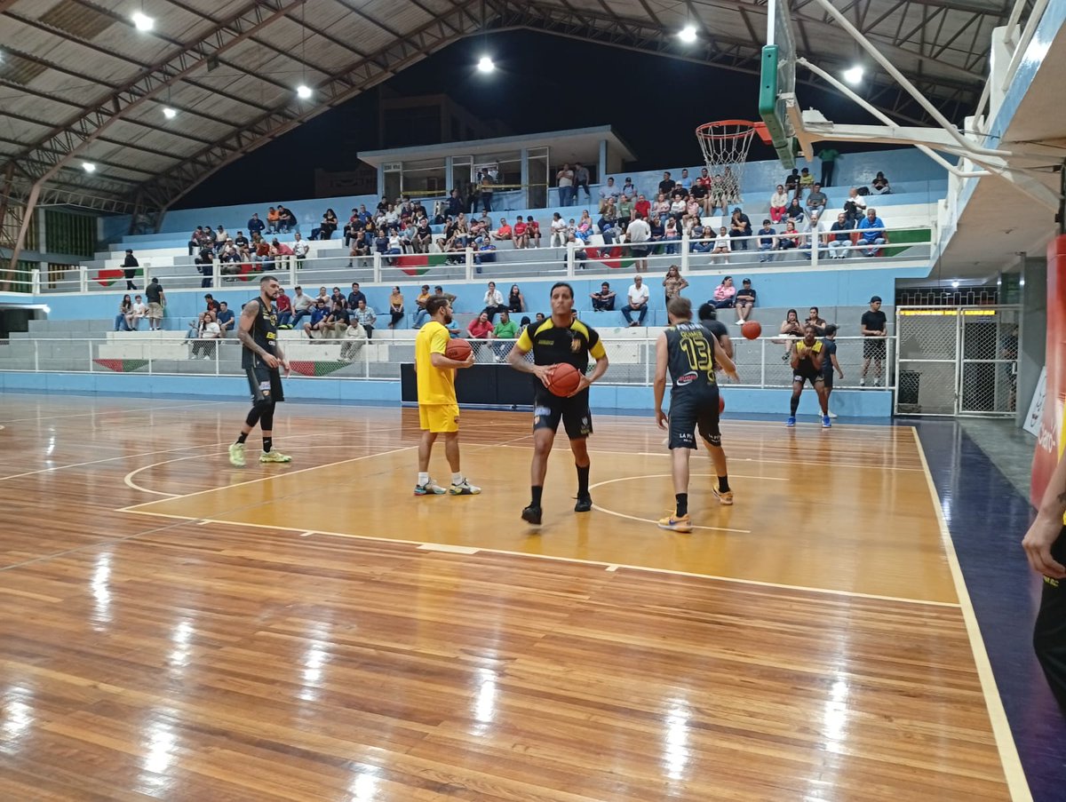 🏟️ Ya se juega en el Coliseo de los Deportes de Machala 
🆚 San Antonio Gold | Fecha 14
📲 Míralo en vivo por basquetpass.tv

#LigaBásquetPro 
#BarcelonaSomosTodos 🟡⚫️