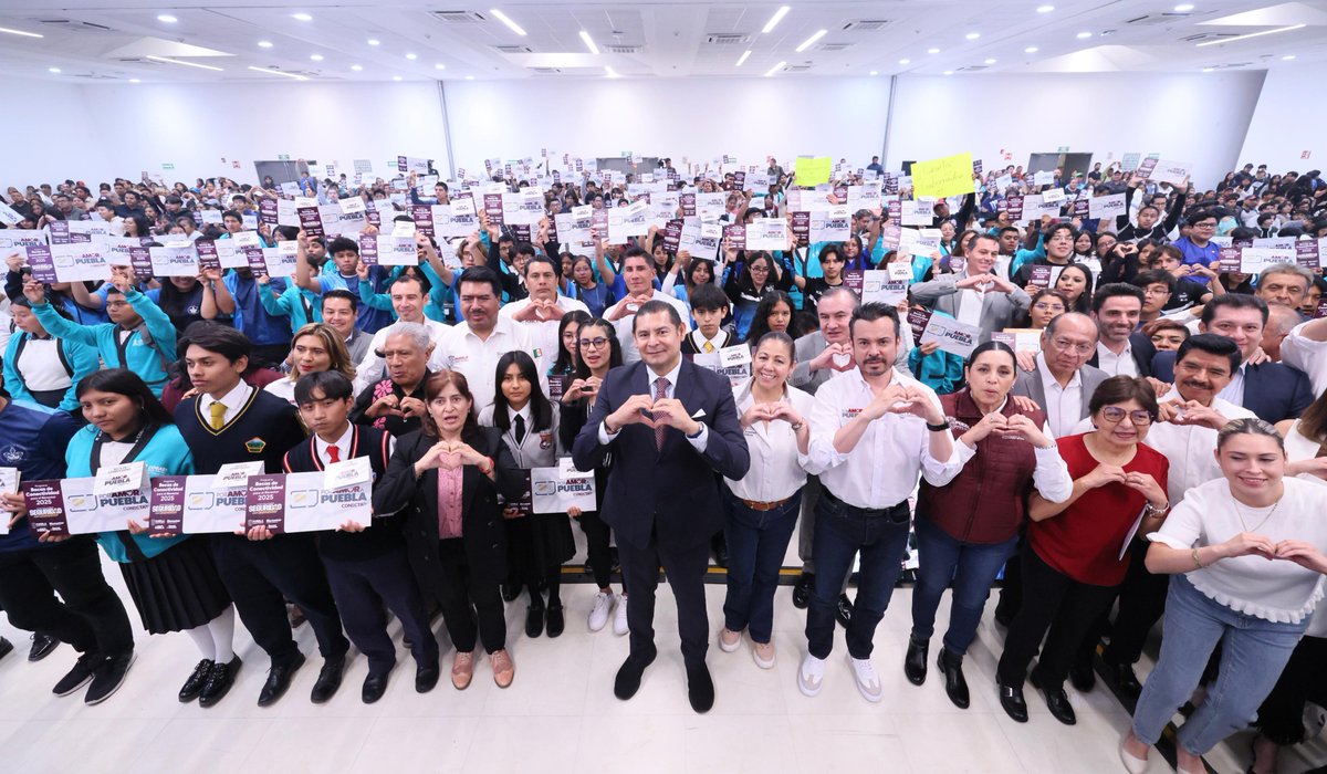 victorcabreramx's tweet image. 🎓📱 El gobernador Alejandro Armenta y la rectora Lilia Cedillo entregaron Becas de Conectividad para el Bienestar. Más de 79 mil jóvenes poblanos serán beneficiados. ¡La educación digital es una realidad en Puebla!
#EducaciónConectada #PueblaAvanza #AlejandroArmenta #BUAP…