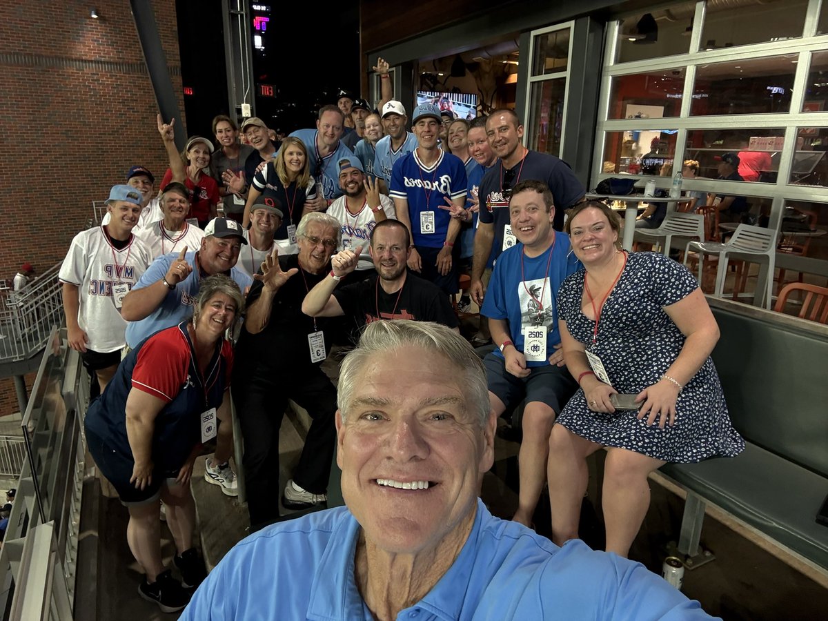 DaleMurphy3's tweet image. Great time with our group for the last MVP Experience of the year! @Braves @HomeDepot clubhouse… see y’all next year!