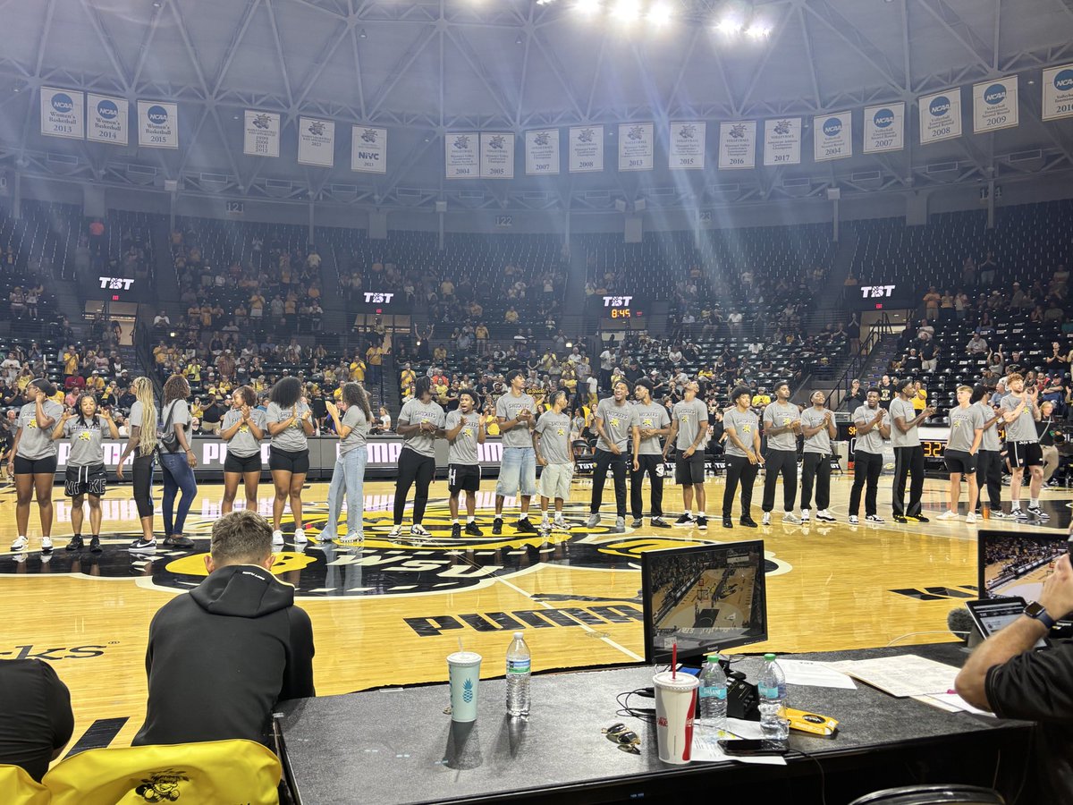 Loud ovation for both basketball teams here at halftime of the AfterShocks game.

Pretty neat to hear the crowd at Koch Arena give Pierre the “Cooz” treatment. <a href="/PCousy2/">PJ Cousy</a>
