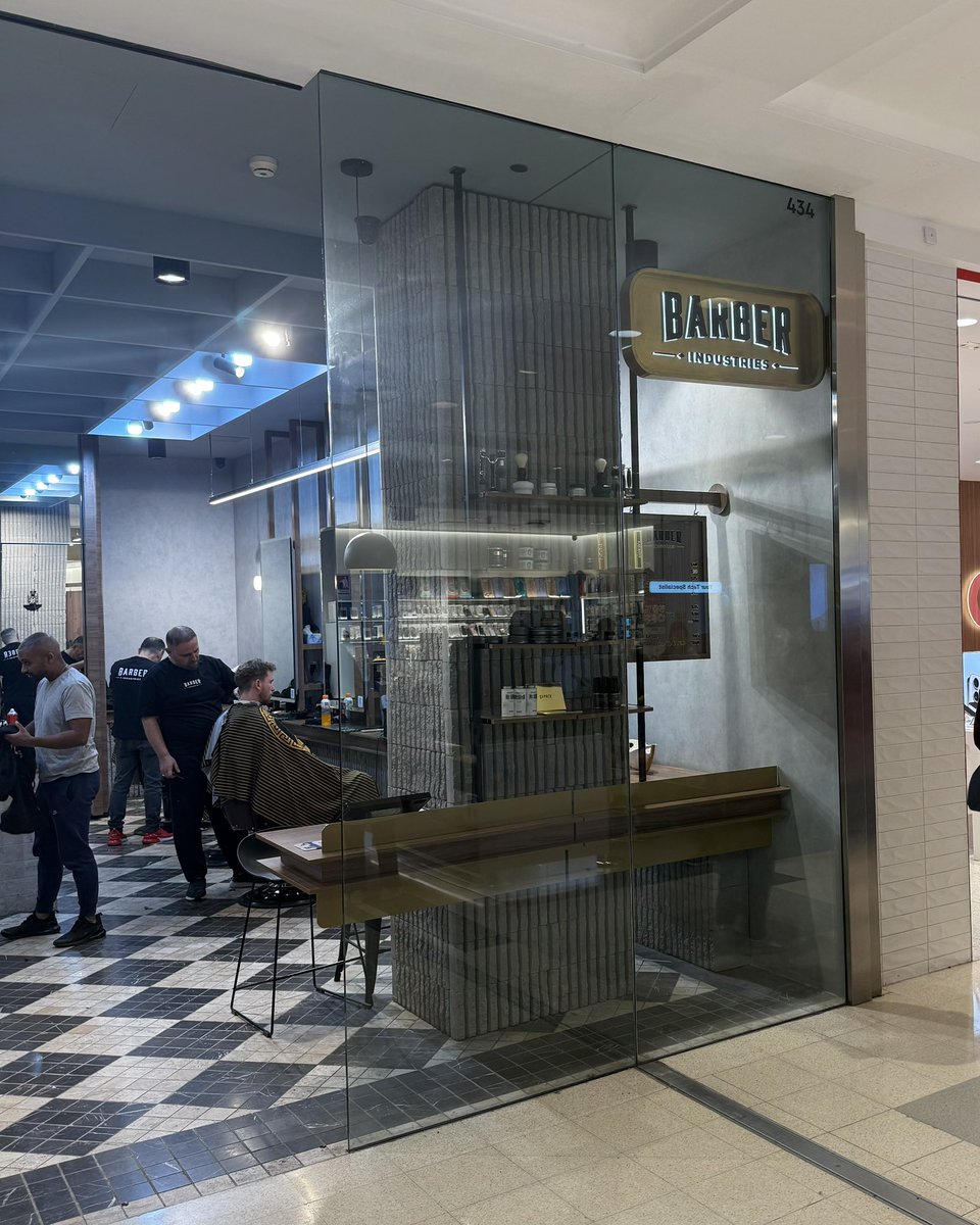 nyunggai's tweet image. You wonder why I look sooo good? Here is why! Westfield, Chatswood.