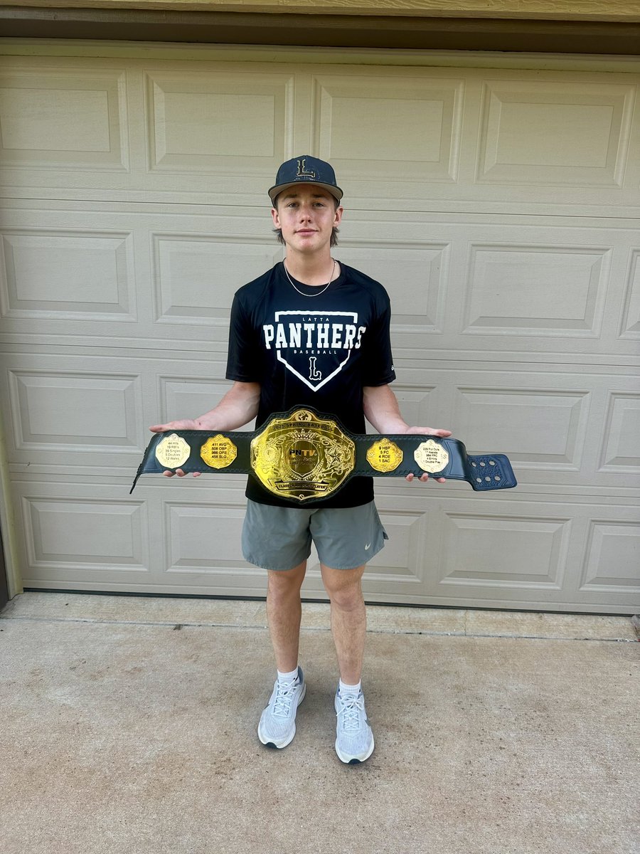 PrepNation_TV's tweet image. #OKPrepStory: Latta Panther Landon
Fortner receives his 2025 Class 2A
Baseball All State Award from PNTV.
Congratulations to HC Dillon Atkinson,
the Fortner Family: and Panther Nation. #PNTVElite #OKPreps