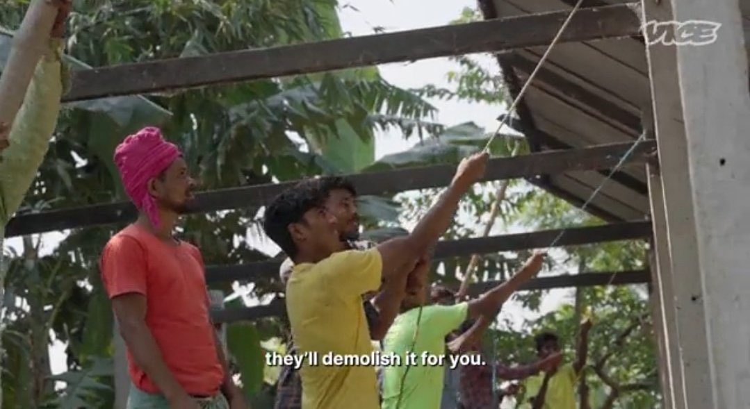 invadethesky3's tweet image. Muslims in Assam are forced to demolish their OWN HOUSE with their own hands, where they've been living from ages
ghar todne ka maqsad insaan ko lachaar kar dena hai, bunyadi zarooriyat cheen lene se insaan bebas ho jata hai. Ye musalmanon ko is qadar todna chaahte hain.
#Assam