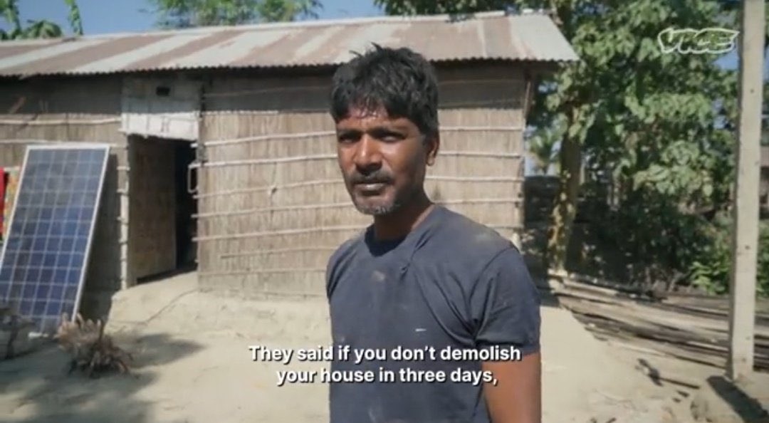 invadethesky3's tweet image. Muslims in Assam are forced to demolish their OWN HOUSE with their own hands, where they've been living from ages
ghar todne ka maqsad insaan ko lachaar kar dena hai, bunyadi zarooriyat cheen lene se insaan bebas ho jata hai. Ye musalmanon ko is qadar todna chaahte hain.
#Assam