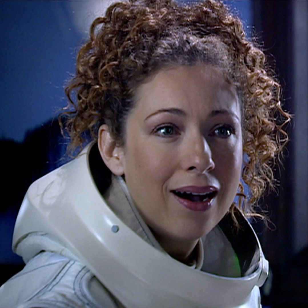 oceanballadsimp's tweet image. day 621 of posting pics of alex kingston until she comes back to doctor who