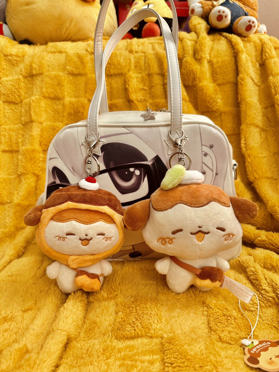 _baomii's tweet image. 🍒 caramelo vs caramelo! :3
