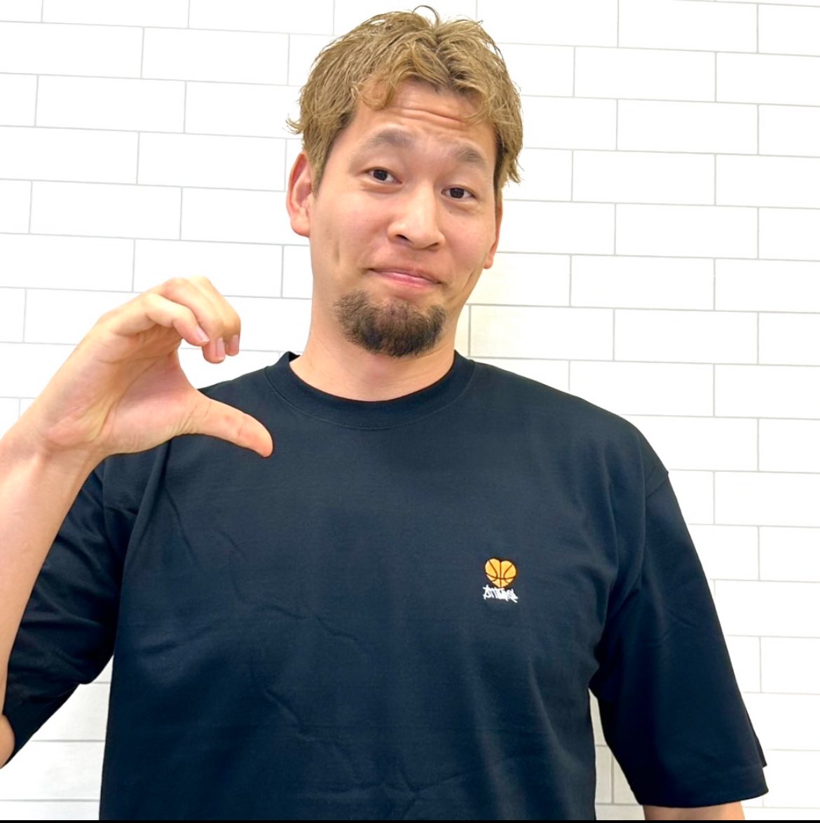 ポロシャツが人気で作ってみて良かったです。
再販しました、Tシャツタイプも黒🧡白💙で2枚買いされる方も。

このシリーズはWANDAO からも超オススメです。