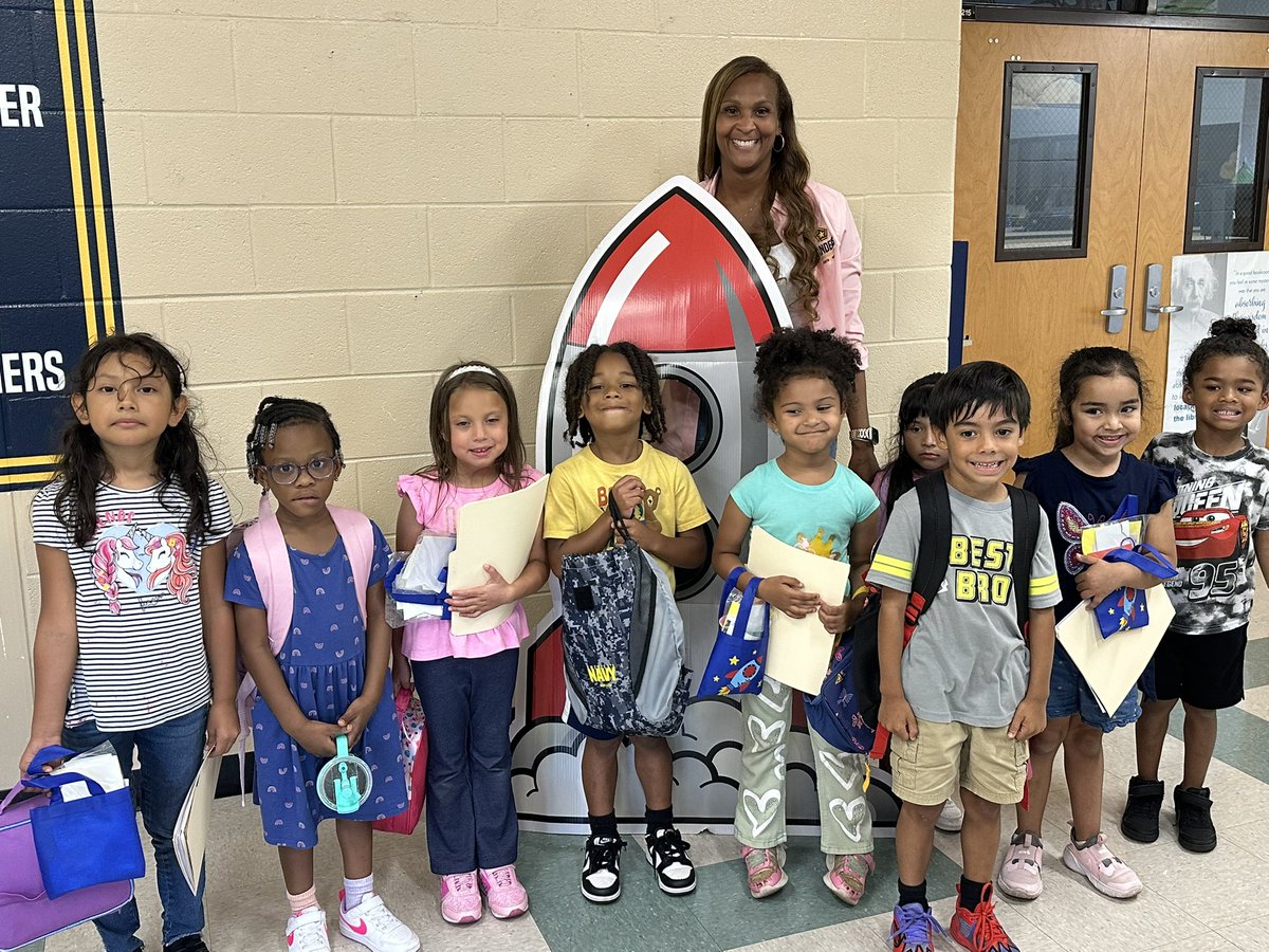 Sanders Kinder Camp was a success!! Precious babies!! <a href="/SandersES1/">SandersES</a>