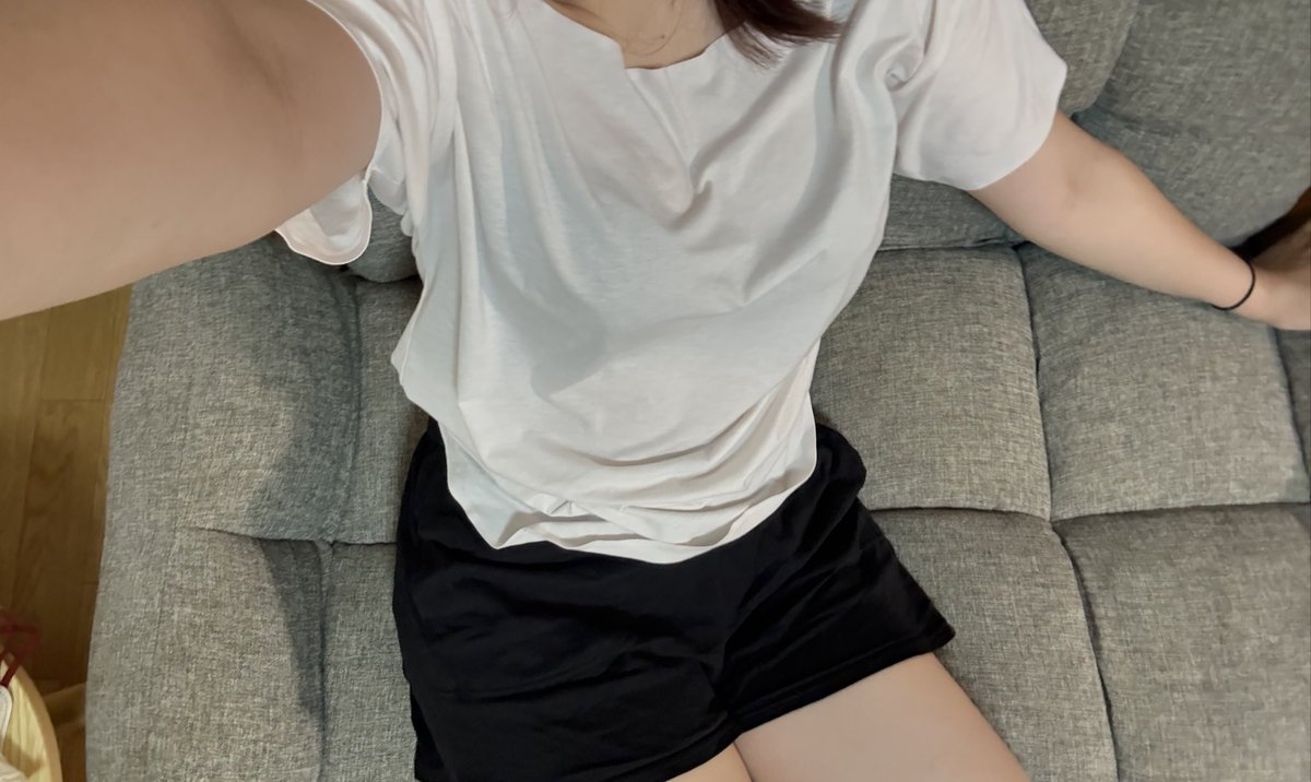 お部屋着きました🏠

今日も11:00~17:00で出勤します😊

めっちゃ暑いけどお部屋は涼しくしてるよ🧊🎐

癒されたい〜やメンエス気になる〜や涼みたい〜ってお兄さんいたらぜひ涼みながら癒されてください😘

お待ちしております😌
#鈴鹿メンズエステ #メンズエステ鈴鹿