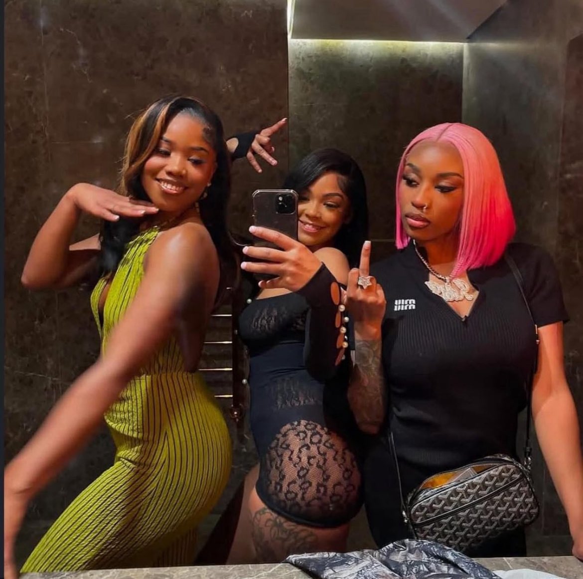 TheZeusReport's tweet photo. Who’s the real BIG 3? 👀 #BaddiesAfrica https://t.co/MCEwvihX9U