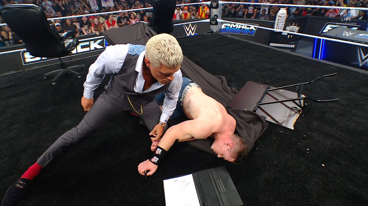UniversCatch's tweet image. Ce Cody Rhodes là c'est avec plaisir hein.
#SmackDown